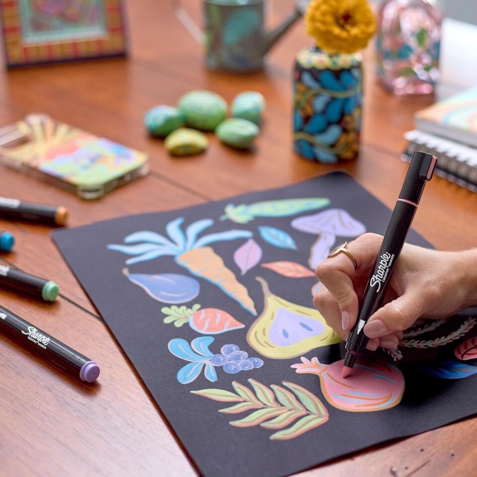 Sharpie Akrilik Markör Yuvarlak Uç Kırmızı