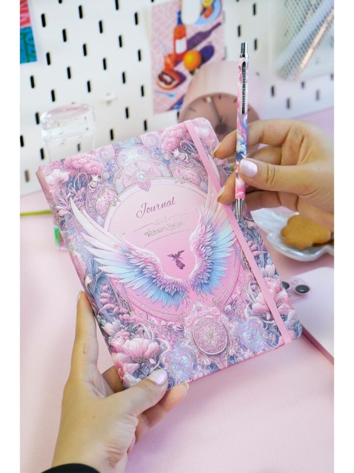 Victorias Journals Kutulu Set Sert Kapak Defter A5 100  Gr Ivory, Çizgili. Lastikli Ve Metal Gövdeli Tükenmez Kalem