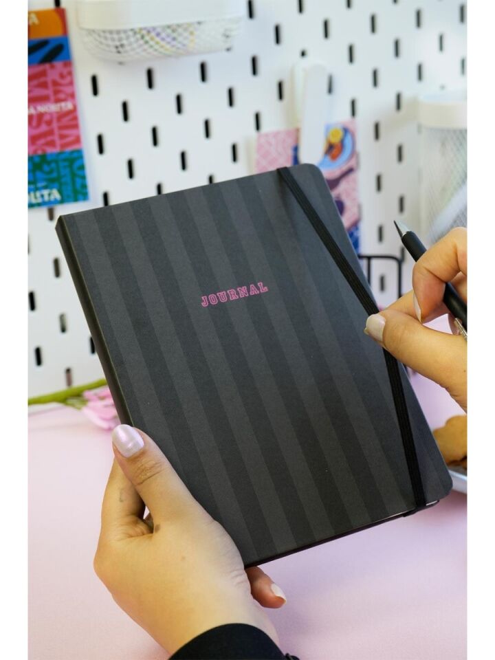 Victorias Journals Kutulu Set Sert Kapak Defter A5 100  Gr Ivory, Çizgili. Lastikli Ve Metal Gövdeli Tükenmez Kalem