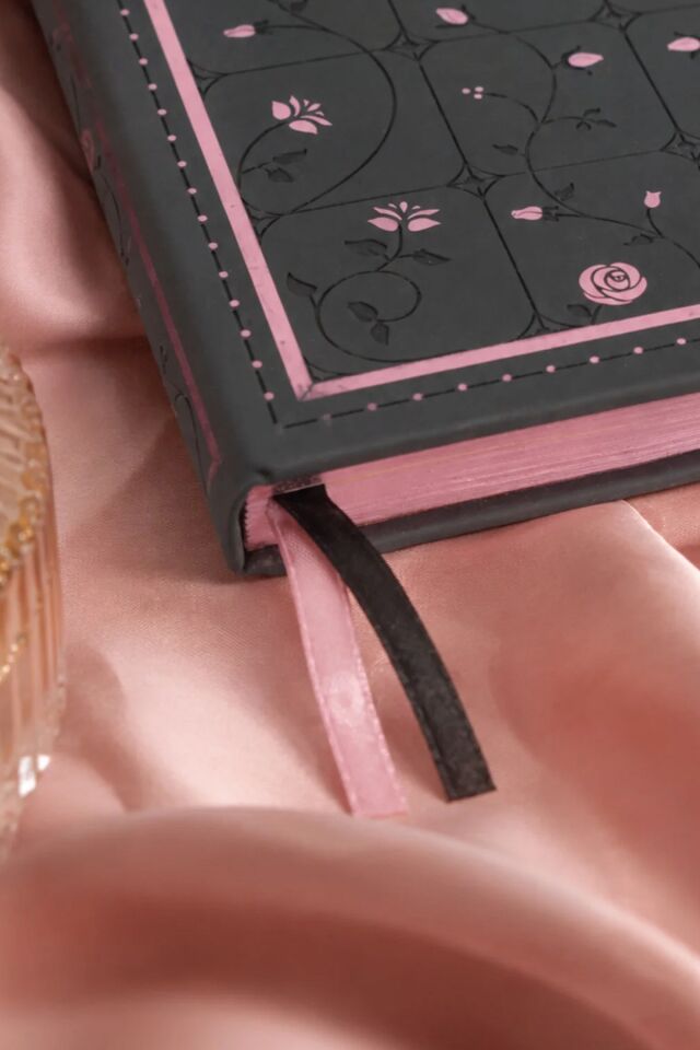 Victorias Journals Fleur Vegan Deri Sert Kapak Defter A5 120 Gr 80 Yaprak Noktalı Kutulu Siyah