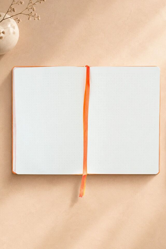 Victorias Journals Fleur Vegan Deri Sert Kapak Defter A5 120 Gr 80 Yaprak Noktalı Kutulu Siyah