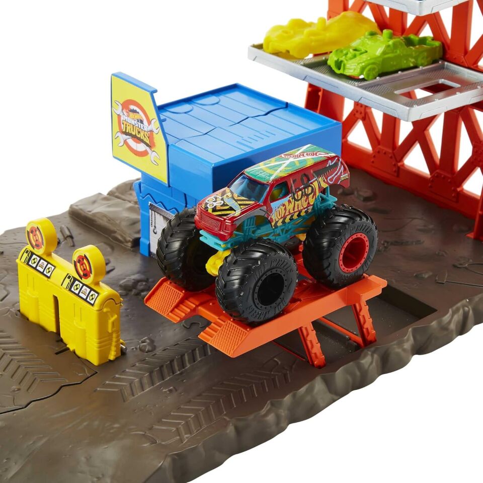 Hot Wheels Monster Trucks Patlama İstasyonu Oyun Seti  