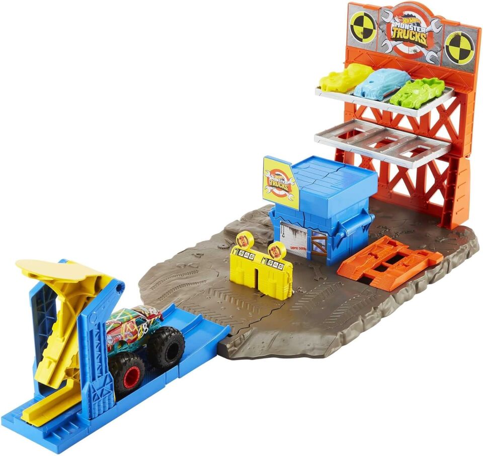 Hot Wheels Monster Trucks Patlama İstasyonu Oyun Seti  