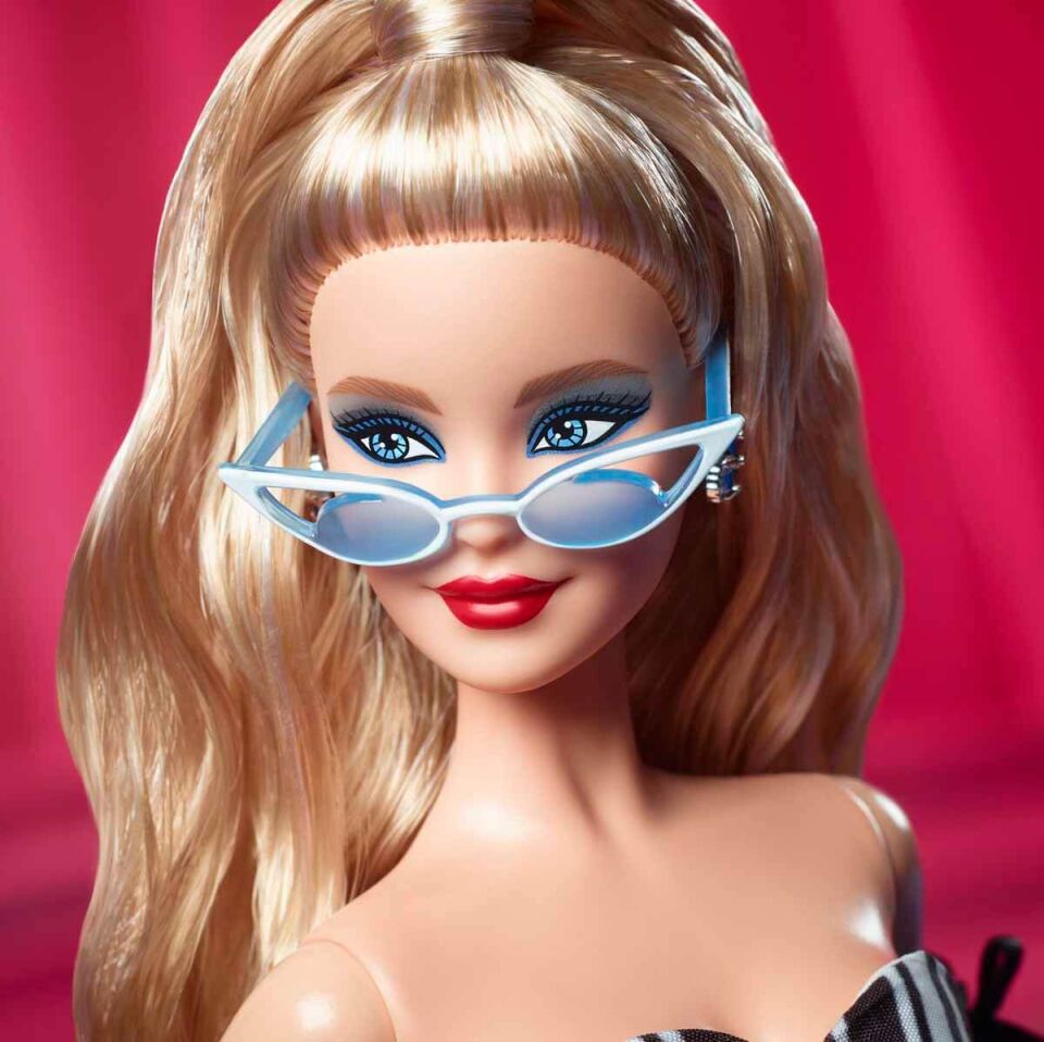 Barbie 65.Yıl Özel Koleksiyon Bebeği Sarışın