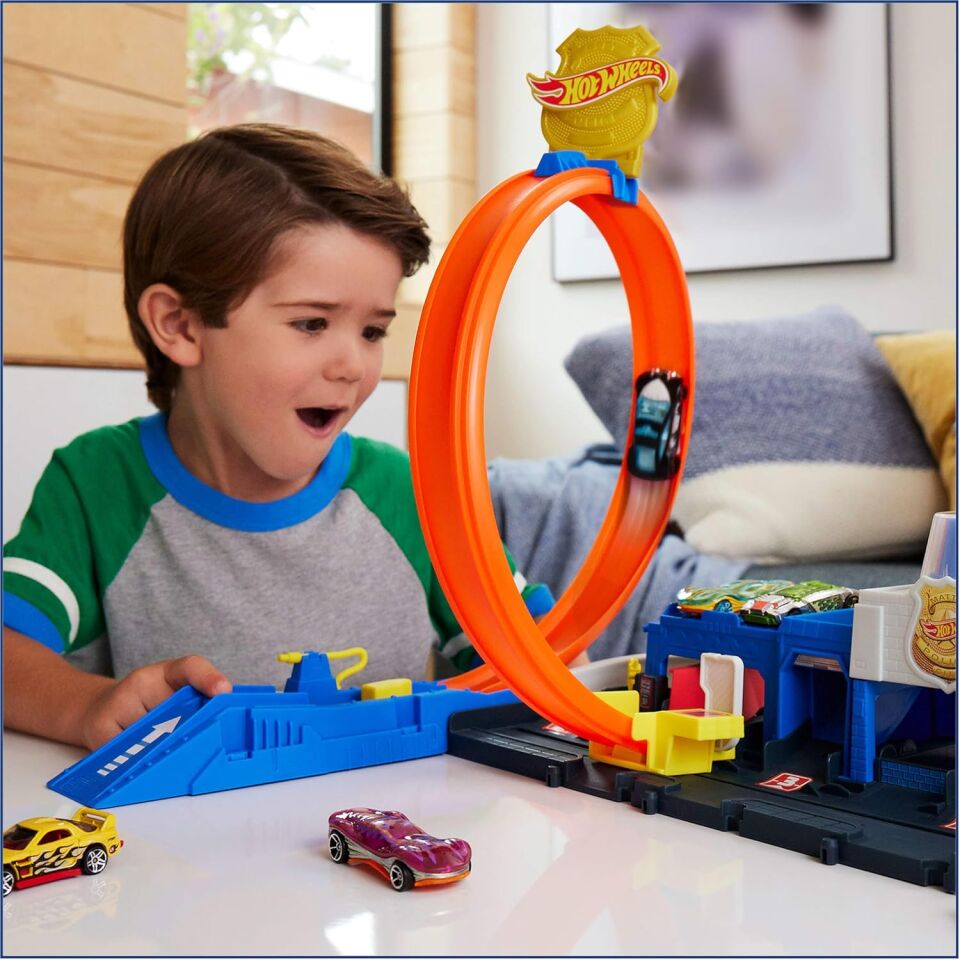 Hot Wheels Polis İstasyonu Oyun Seti