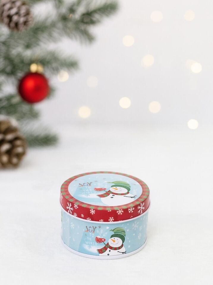 Astaş Yilbasi Desenli Yuvarlak Hediye Kutusu