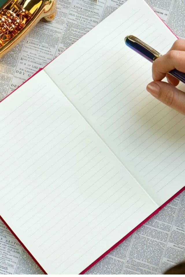 Victorias Journals Diamont Sert Kapak Defter A5 80 Yaprak İvory Çizgili Altın