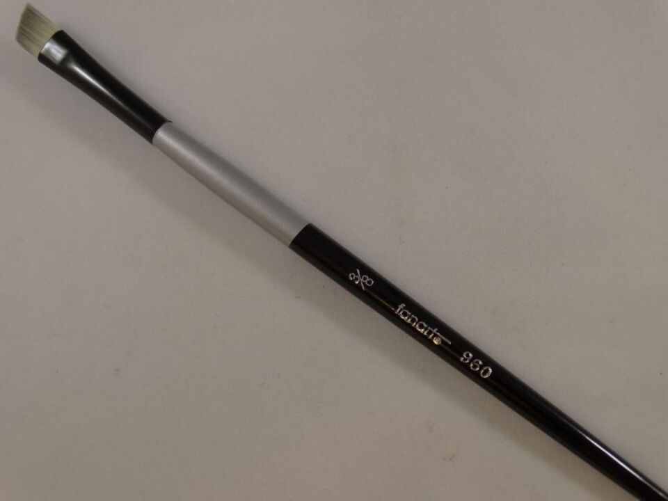 Fanart Studio Silver Seri 960 Sentetik Kıl Kesik Yassı Fırça No 3/8