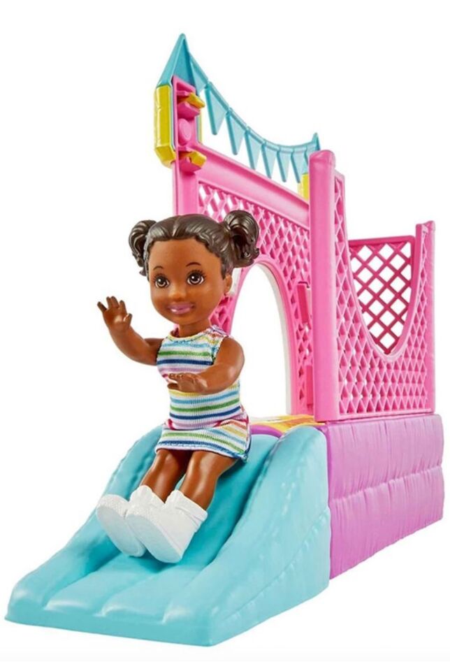 Barbie Bebek Bakıcısı Skipper Oyun Evi