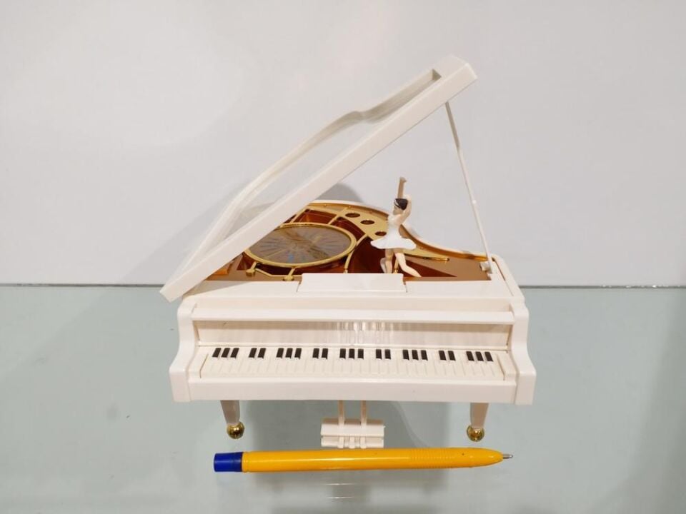 Espa Pmd- 06 Pls Dekoratif Eşya Beyaz Piano